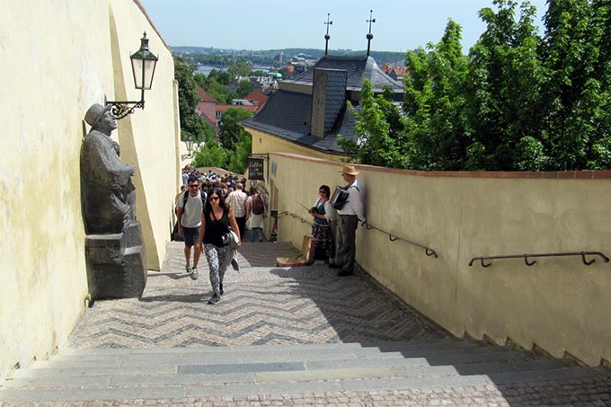 Aufstieg zur Prager Burg